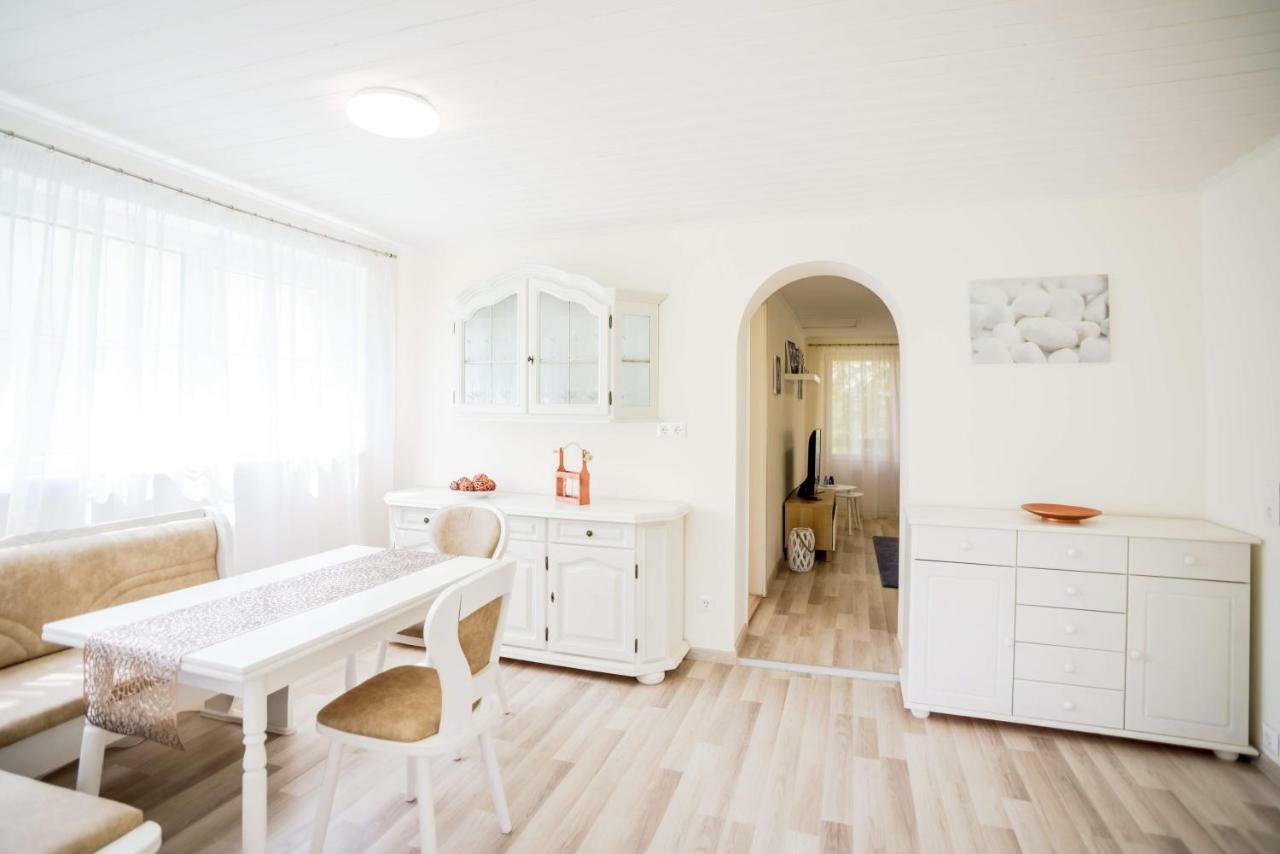 Eleven Apartman House Keszthely Exterior photo