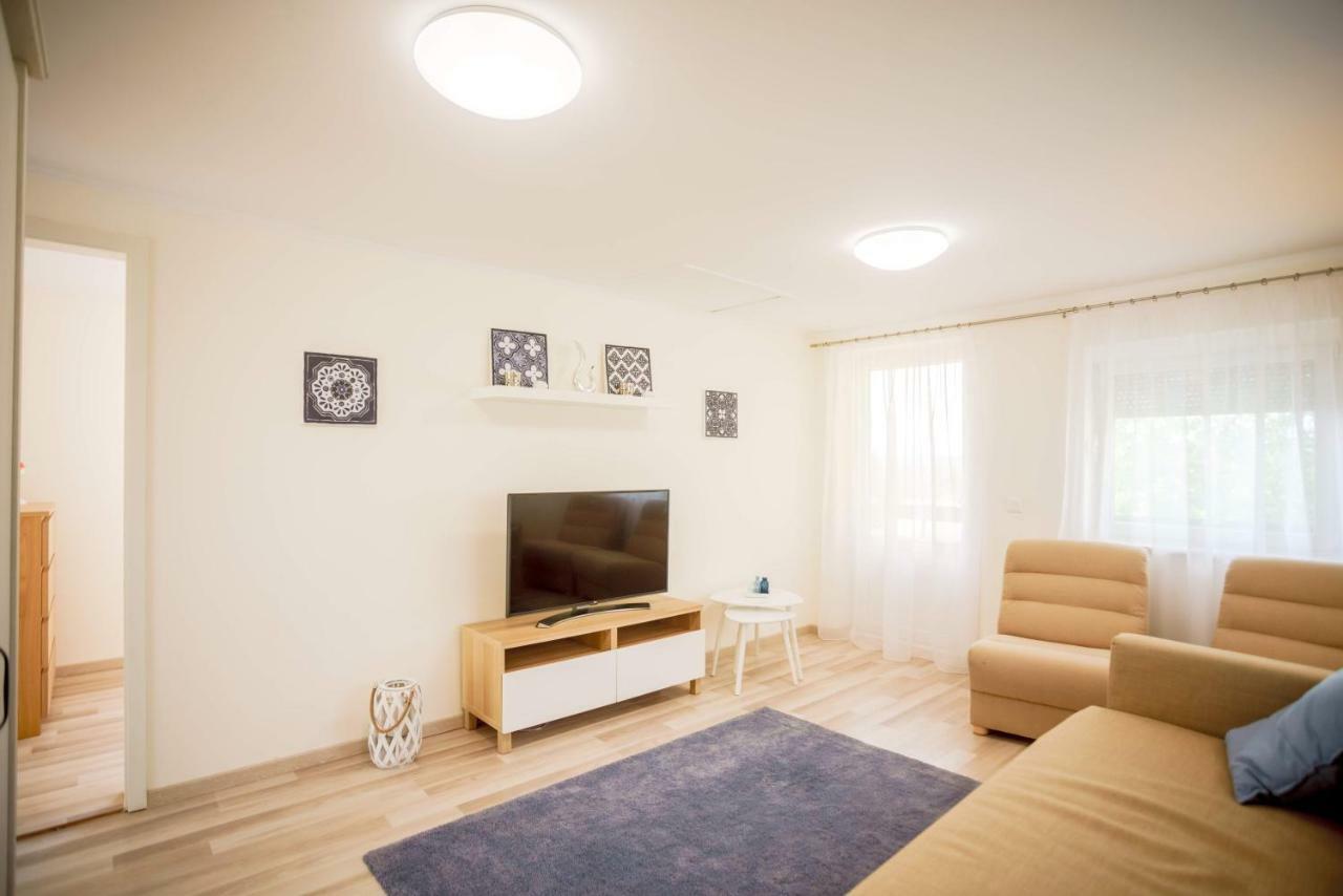 Eleven Apartman House Keszthely Exterior photo